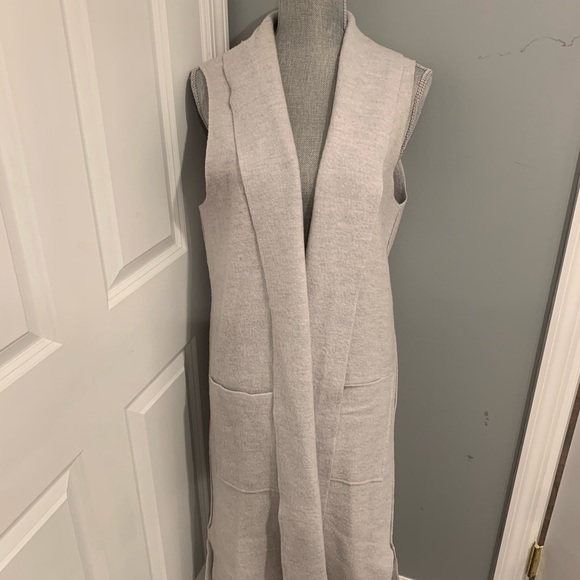Lord & Taylor long cardigan sleeveless Sz Med - Picture 1 of 8